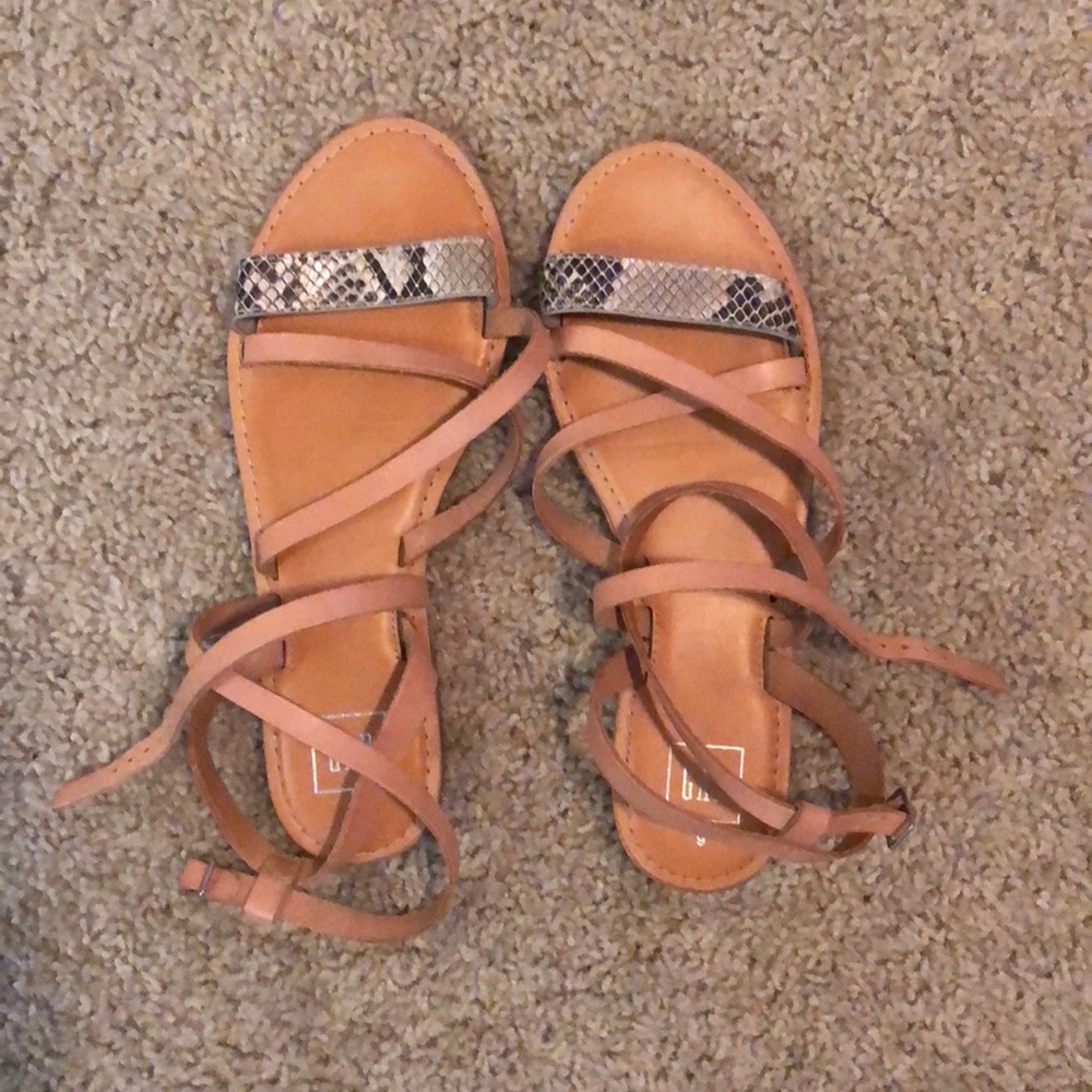 Gap sandals